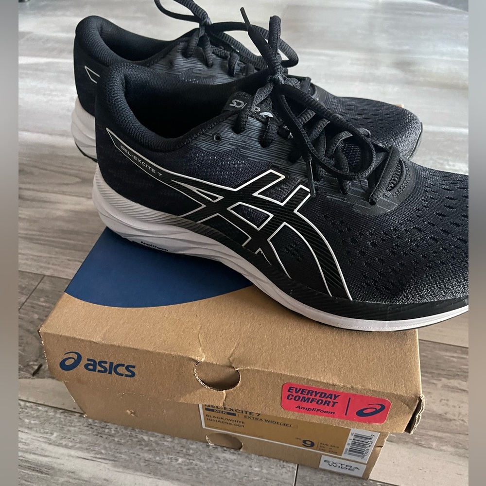 Asics Black White Men's Athletic Running Shoes